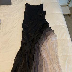 Halston Heritage size 6